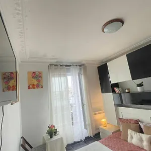 Appartement Superbe Studio Vue Tour Eiffel 15, Paris